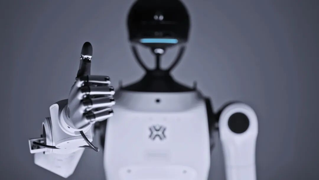 Chinese Robot's Thomas Flair Stuns Global Audience